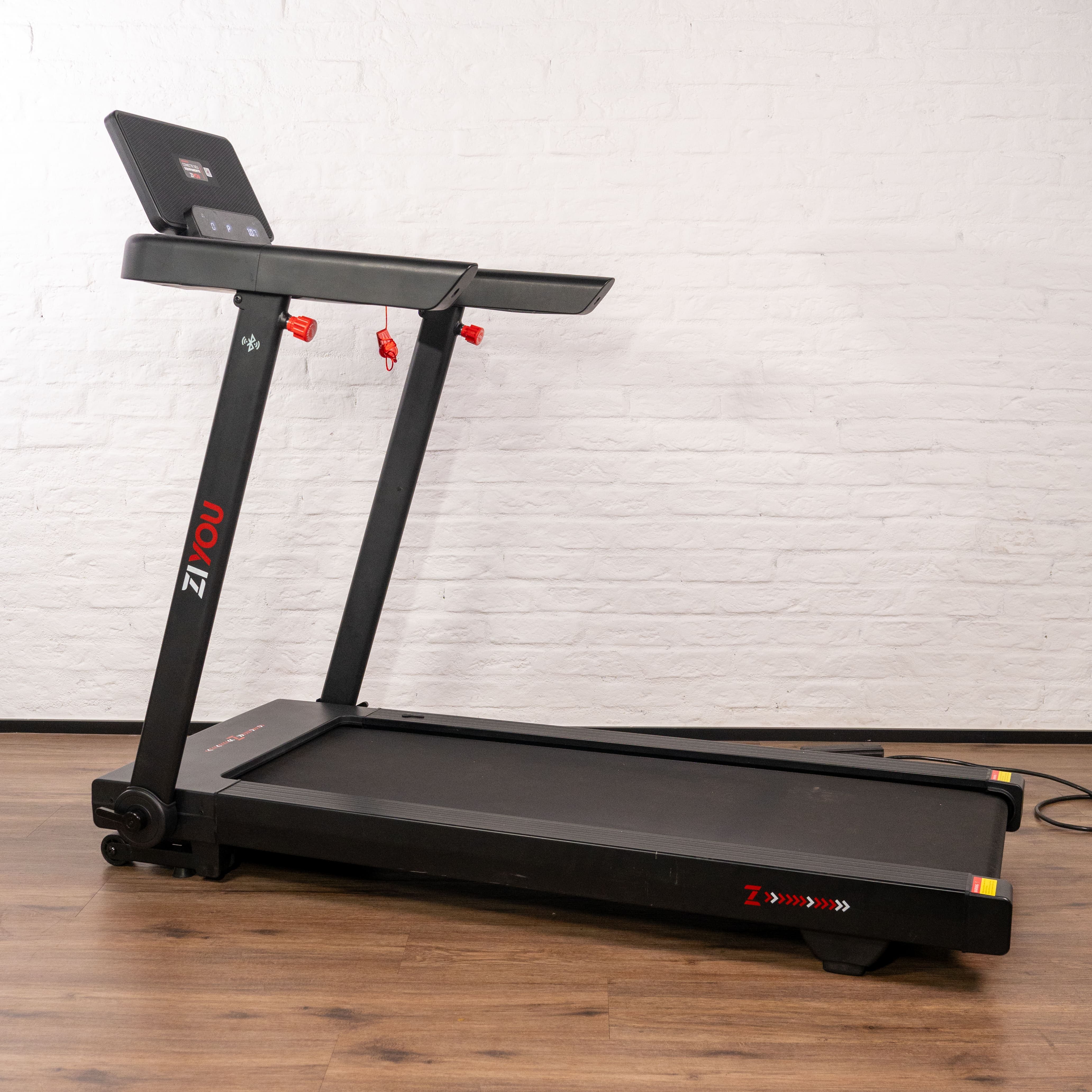 https://images.digital.allugator.com/products/Esteira%20ZiYou%20250-S%206.jpg